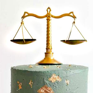Justice Scales Cake Topper – Lawyer Graduation Weighing Scale Decoration